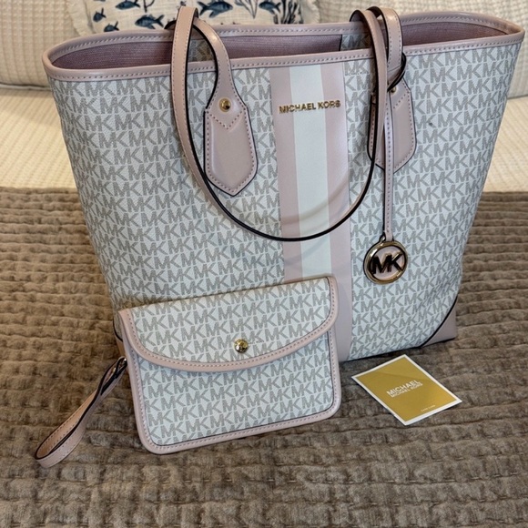 Michael Kors Handbags - Michael Kors Light Pink and Cream Tote and *** matching wallet 2-4-1 NEW
